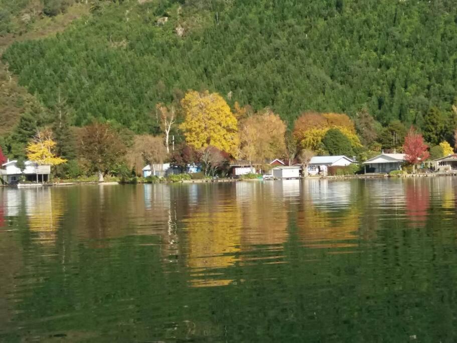 Lake Rotoiti Lakehouse Retreat 로토루아 외부 사진